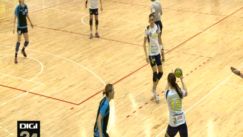 Start cu sperante pentru handbalistele de la Corona  Imagine