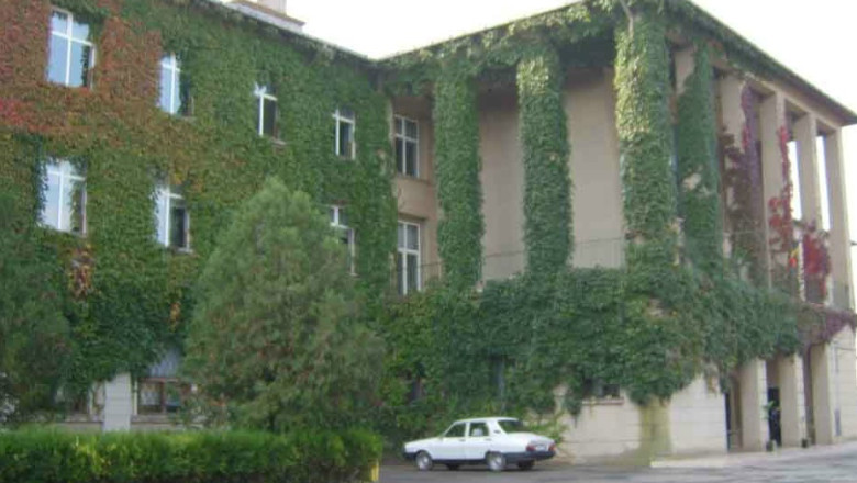 Start de an scolar fara... acoperis. Guvernul a refuzat sa aloce bani pentru repararea Colegiului din Poarta Alba Imagine