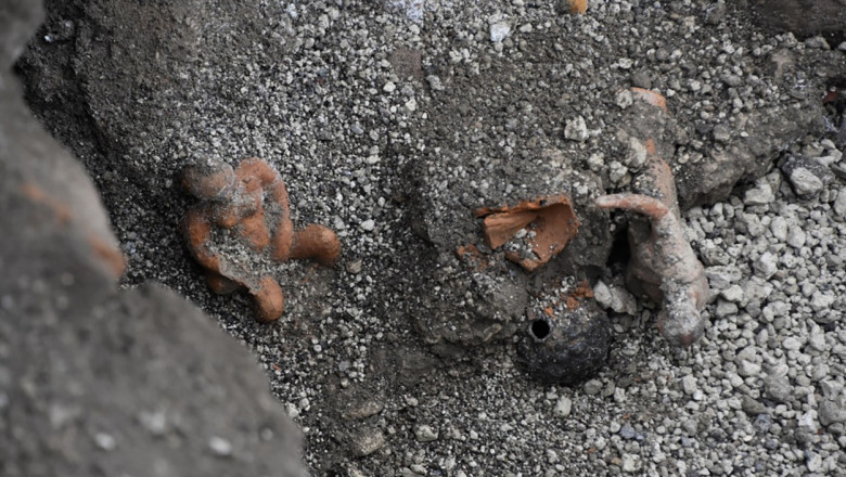 Statui in stilul celor care simbolizeaza Nasterea Domnului au fost gasite la Pompeii, dar arheologii spun ca reprezinta un ritual pagan Imagine