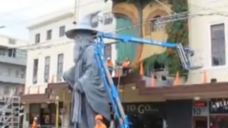 Statuia lui Gandalf din Hobbit, distrusa de cutremurul din Noua Zeelanda Imagine