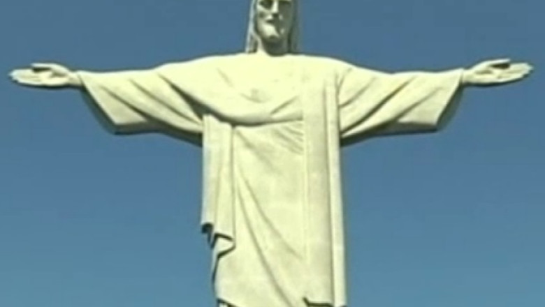 Statuia lui Iisus a intrat in reparatii. Monumentul din Rio de Janeiro a fost lovit de fulger in urma cu cateva zile Imagine