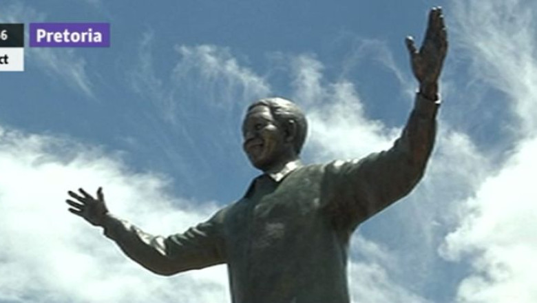 Statuie din bronz a lui Nelson Mandela, dezvelita la Pretoria Imagine