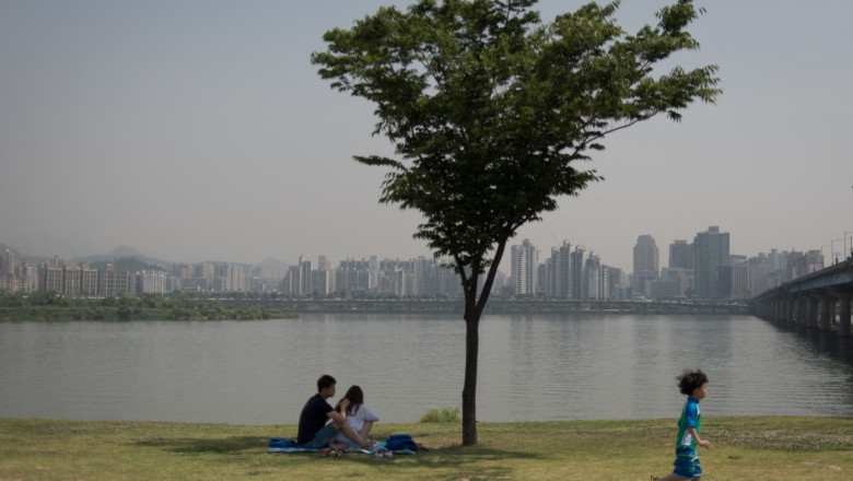 Statul asiatic cu cea mai mica rata a fertilitatii din lume a ajuns la un nou minim record. Tendinta similara in alte tari din regiune Imagine