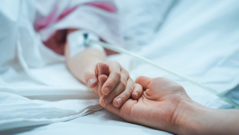 Statul cere inapoi alocatia unei fetite care a murit dupa o operatie de apendicita