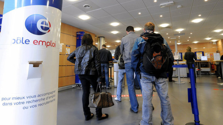 Statul francez, generos din greseala: somerii din Hexagon au incasat anul trecut cu 800 milioane de euro prea mult Imagine