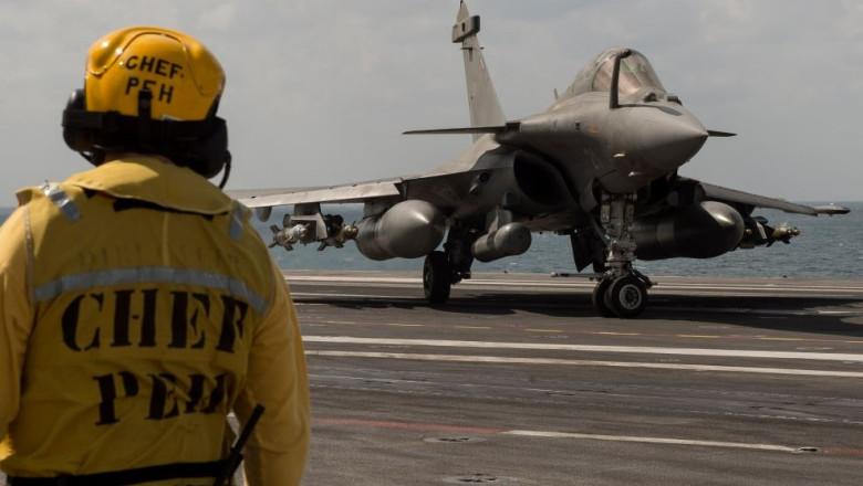 Statul Islamic, la portile Europei. Franta a lansat noi atacuri aeriene Imagine