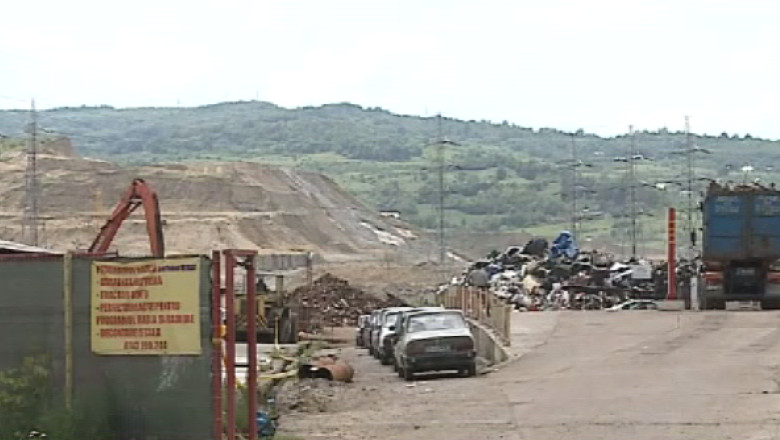 Stau la coada in asteptarea unor noi tichete "Rabla" Imagine