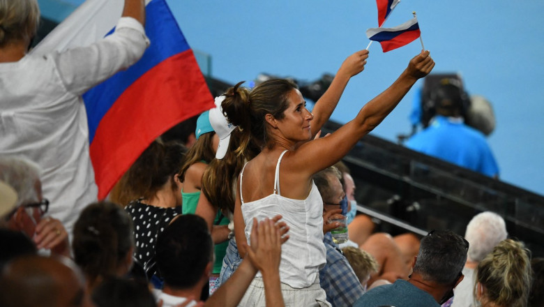 Steagurile Rusiei au fost interzise in tribune la Australian Open, dupa ce au fost fluturate la meciul unei ucrainence Imagine