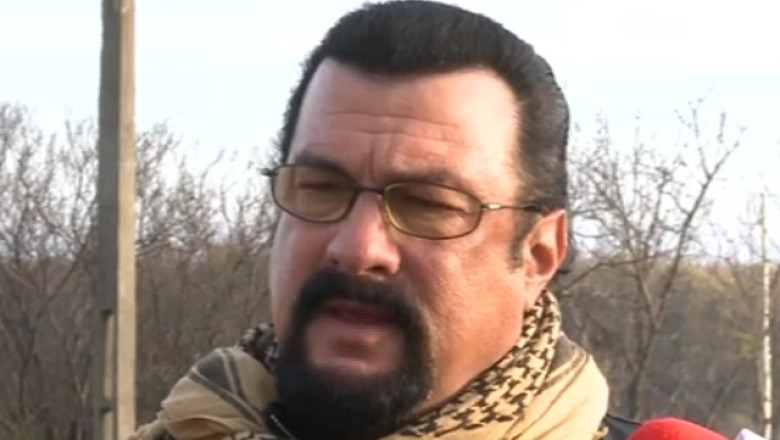 Steven Seagal a adoptat un caine din Romania. Actorul i-a pus numele Grivei Imagine