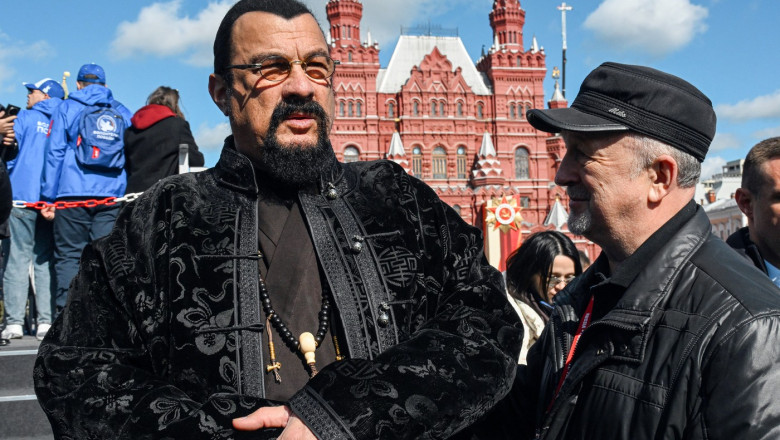 Steven Seagal, alaturi de membrii unei bande de motociclisti la Ziua Victoriei. Cine sunt „Lupii noptii”, care au adepti si in Romania Imagine