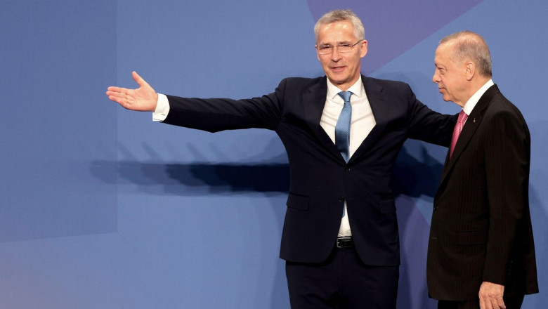 Stoltenberg considera ca sprijinul lui Erdogan fata de Hamas nu pune probleme NATO. „Niciodata nu e usor cand avem opinii diferite” Imagine