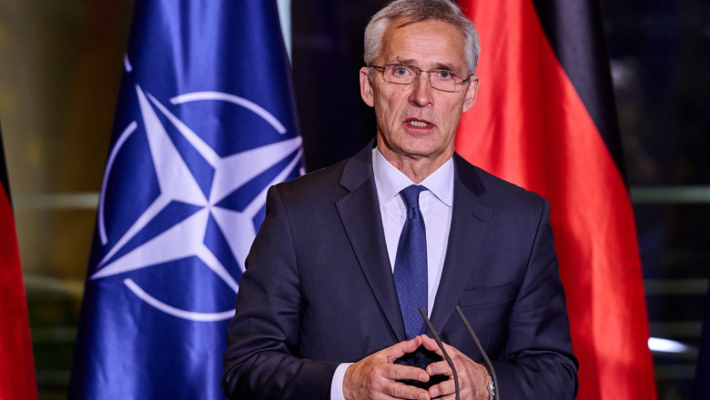 Stoltenberg spune ca pilotii ucraineni au inceput deja antrenamentele pe avioane F-16 Imagine
