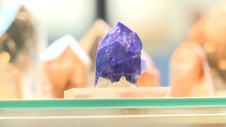 Stralucire pe bani grei Imagine