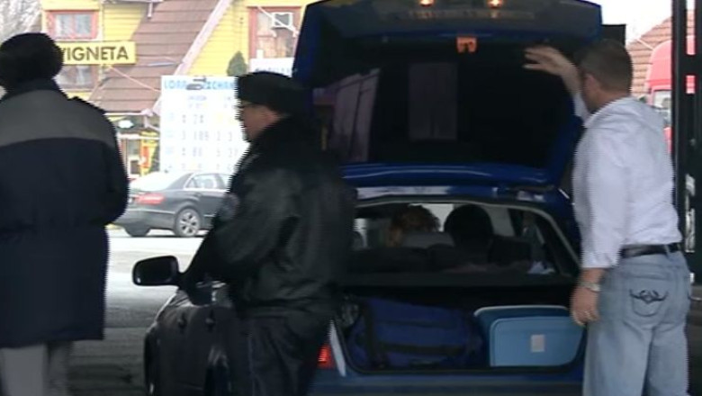 „Stranierii” au saracit. Romanii din strainatate aduc tot mai putine cadouri de Sarbatori Imagine