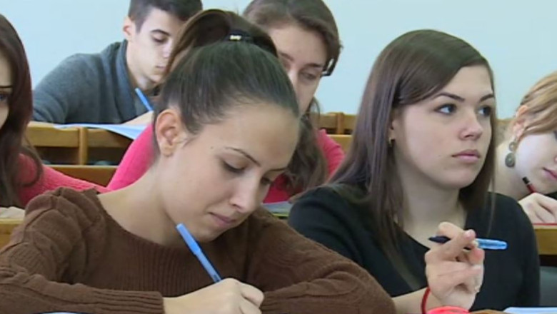 Studentii ameninta cu proteste de strada Imagine