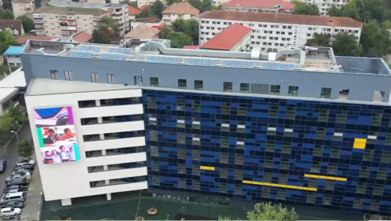 Studentii au inceput goana dupa cazari. Cum arata viata in cel mai modern camin din Romania, inaugurat in acest an Imagine