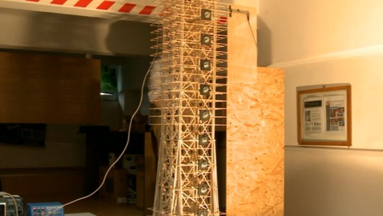 Studentii clujeni vor participa la un concurs din Alaska cu o macheta de 29 de etaje rezistenta la cutremure Imagine