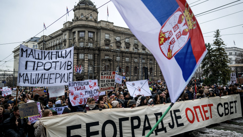 Studentii din Belgrad au iesit in strada pentru a protesta fata politicile lui Vucic. Ce acuzatii ii aduc acestia Imagine