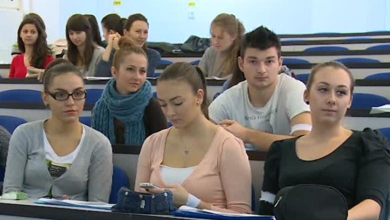 Studentii din Cluj-Napoca, in greva japoneza Imagine