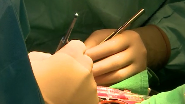 Studentii la Medicina din strainatate vin la Iasi sa invete sa opereze pe cord Imagine