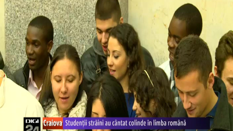 Studentii straini au cantat colinde in limba romana, la Craiova  Imagine
