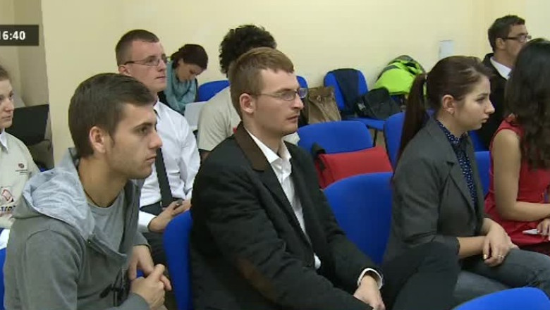 Studentii vor sa lucreze de pe bancile scolii Imagine