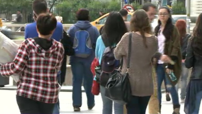 STUDIU. 30% dintre romani traiesc de azi pe maine Imagine