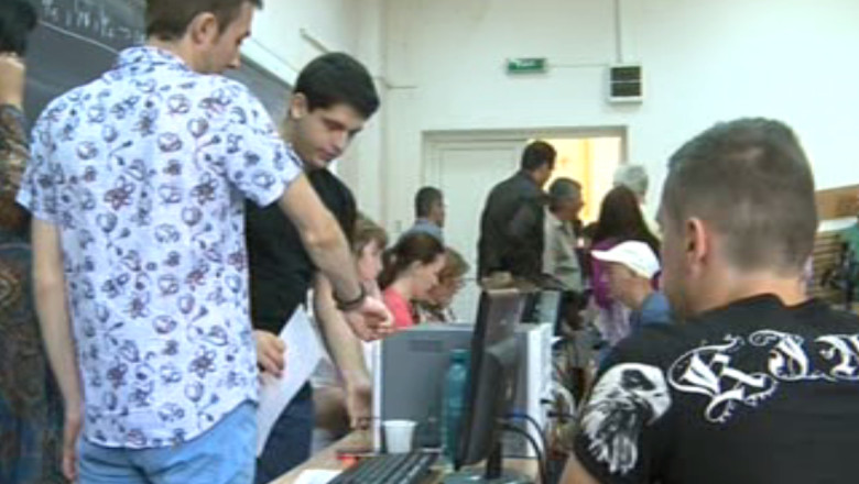 Studiu alarmant: jumatate dintre studentii romani renunta la facultate din cauza cheltuielilor prea mari Imagine