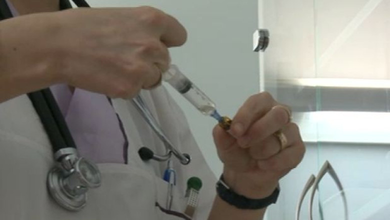 STUDIU. Asistentele, angajatii din sistemul de sanatate care primesc mita cel mai des Imagine