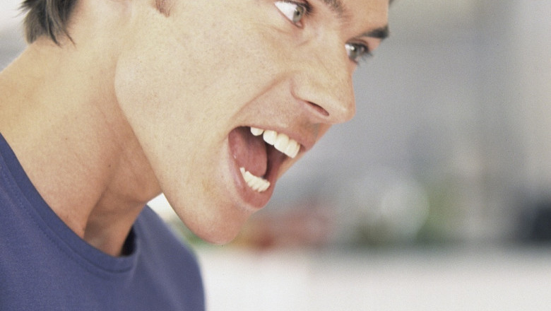 Studiu: O destainuire facuta unui barbat ramane secreta 2 ore si 47 de minute Imagine