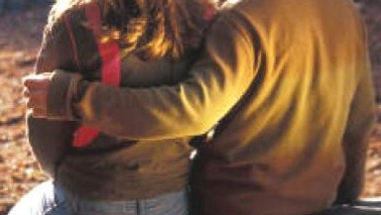 STUDIU OMS: 48% dintre baietii din Romania au prima experienta sexuala pana la 15 ani Imagine