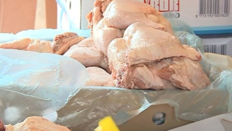 Studiu. Romanii evita sa mai cumpere carne de pui Imagine