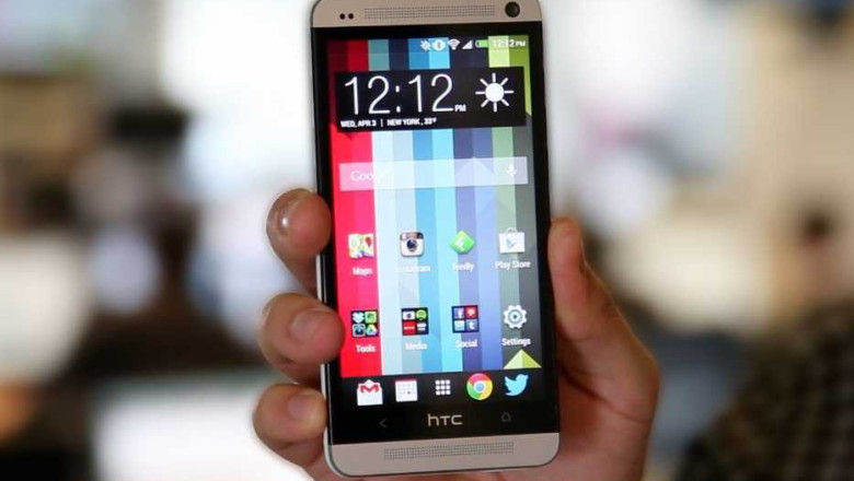 Studiu. Un roman din opt are un telefon inteligent Imagine