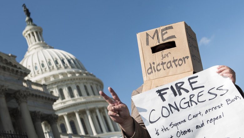 SUA. Angajatii federali primesc gratuit mancare, dar si lectii de tricotat  Imagine