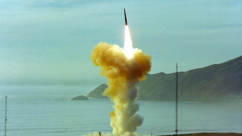 SUA au testat cu succes o racheta balistica intercontinentala. „Minuteman III” poate fi echipata cu incarcatura nucleara Imagine