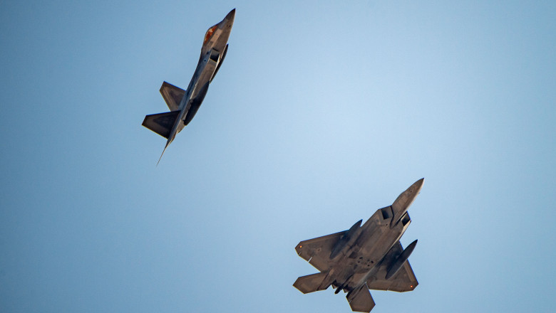 SUA au trimis avioane de vanatoare invizibile F-22 in Orientul Mijlociu, ca masura la amenintarile Iranului Imagine