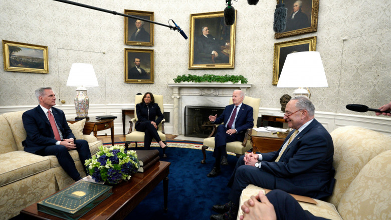 SUA incearca sa evite „politica celui de-al 11-lea ceas”. Biden isi anuleaza turneul in Asia din cauza crizei datoriilor Imagine