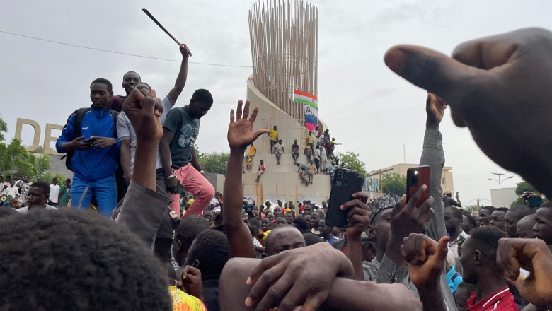 SUA spun ca nu exista indicii ca Rusia se afla in spatele loviturii de stat din Niger. Statele UE se pregatesc sa-si evacueze cetatenii Imagine
