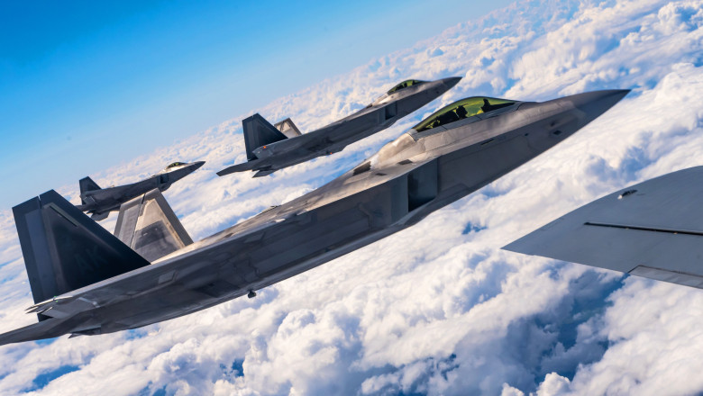 SUA trimit avioane F-22 Raptor pentru „misiuni in regiunea Marii Negre” Imagine