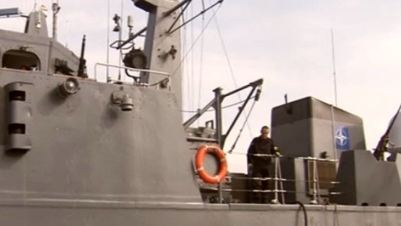 SUA trimit o a treia nava in Marea Neagra. USS Taylor se alatura USS Truxtun si USS Donald Cook Imagine