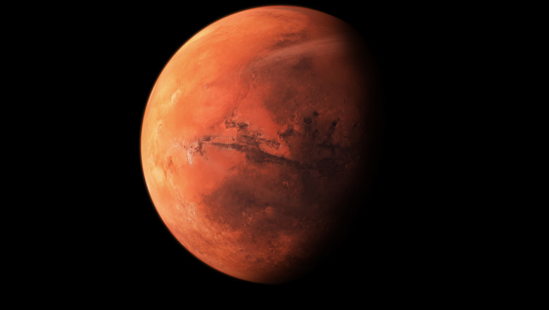 Sub suprafata planetei Marte s-ar afla cantitati uriase de gheata. Cercetatori: „Ar fi acoperita toata cu apa, daca s-ar topi” Imagine