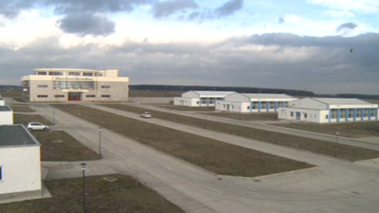 SUCEAVA. 5 milioane de euro au risipit autoritatile pe un centru economic construit in mijlocul unui camp  Imagine