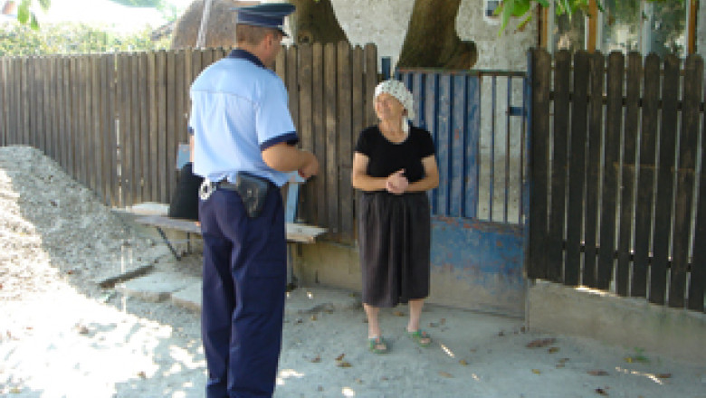 SUCEAVA. In timp ce canta Hristos a inviat, hotii ii cotrobaiau prin locuinta Imagine