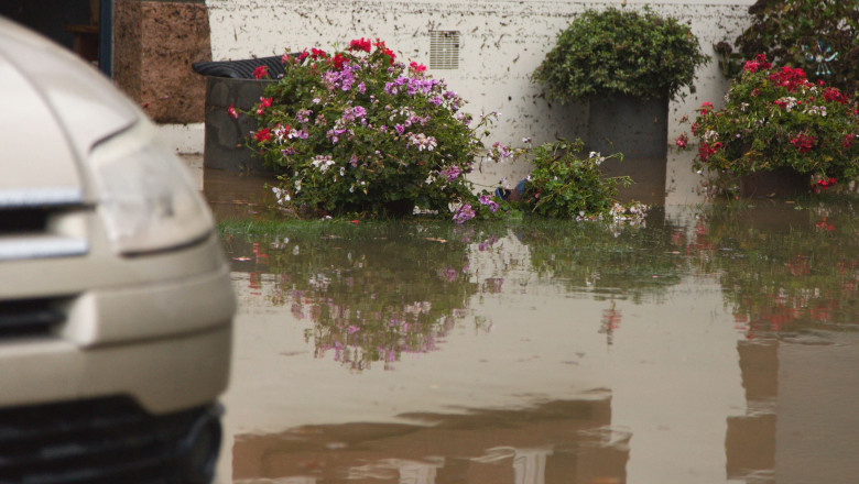 Sud-estul Frantei, lovit de ploi puternice: trafic feroviar perturbat, strazi inundate. In Catalonia un om a murit, zboruri afectate Imagine