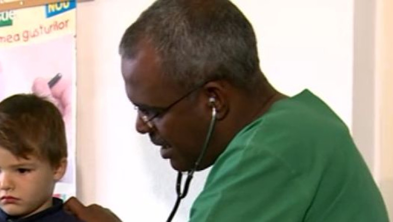 Sudanez de Oltenia. Medicul Hisham Tageldin s-a stabilit intr-un sat din apropiere de Craiova Imagine