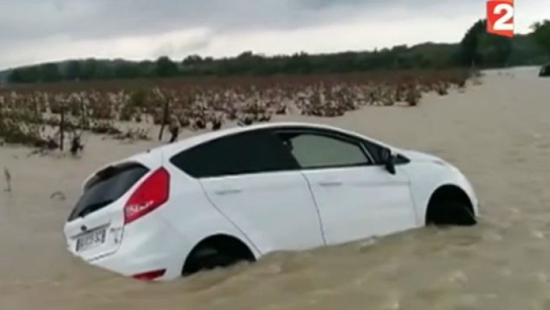 Sudul Frantei si nordul Italiei, sub ape. Doua tabere de romi din Muntenegru si Romania, distruse la Montpellier Imagine