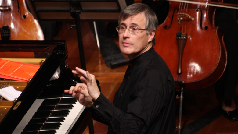 Suedia. Concert de pian al lui Christian Zacharias, intrerupt de un telefon Imagine