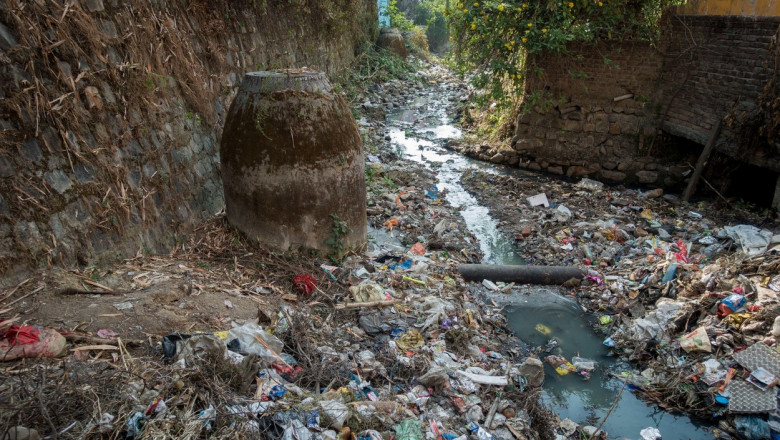 Sufocata de deseuri, India interzice obiectele de plastic de unica folosinta Imagine