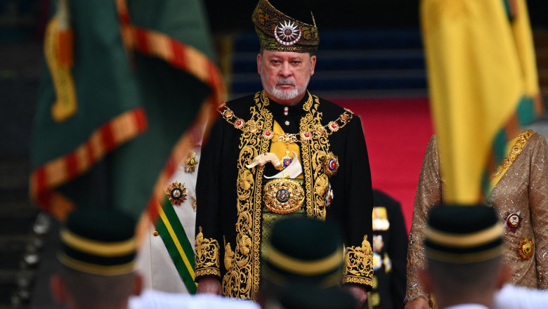 Sultanul miliardar Ibrahim Iskandar este noul rege, prin rotatie, al Malaeziei. El face acte de caritate si are un Harley-Davidson Imagine