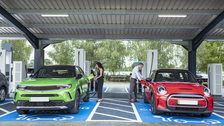 Sunt in pericol masinile electrice pe timp de canicula? Specialistii auto: „Pot aparea limitari temporare de performanta” Imagine